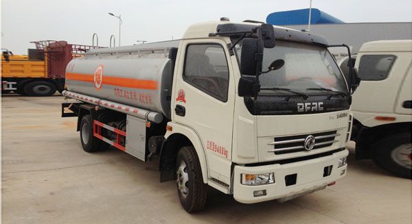 東風(fēng)多利卡加油車(chē)