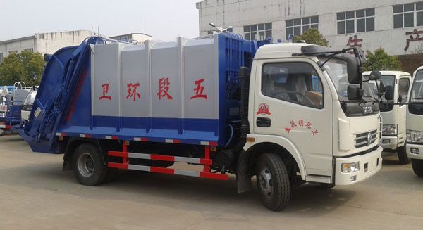 東風(fēng)多利卡壓縮式垃圾車