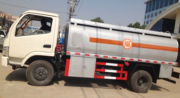 東風(fēng)輕型加油車