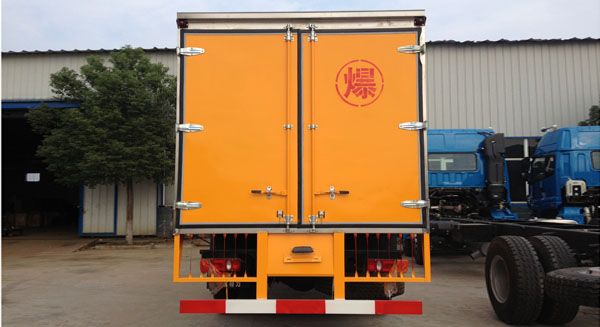 東風(fēng)天錦爆破器材運輸車