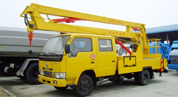 東風(fēng)輕型雙排高空作業(yè)車(chē)