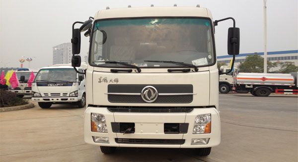 東風(fēng)天錦掃路車