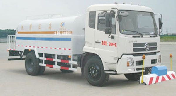 東風(fēng)天錦清洗車