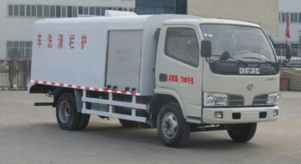 東風(fēng)福瑞卡護欄清洗車