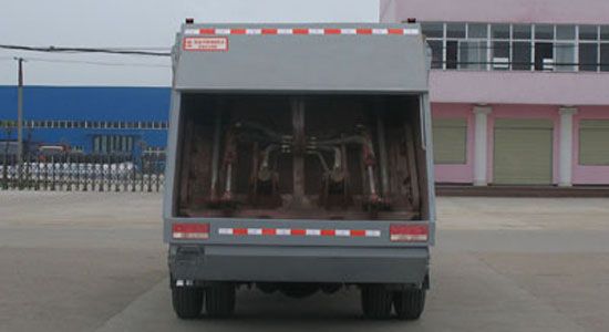 東風(fēng)140壓縮式垃圾車