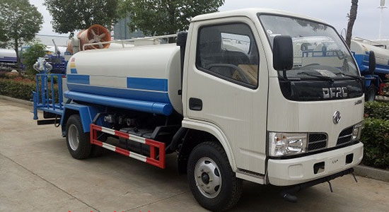 東風(fēng)福瑞卡綠化噴灑車(chē)(5噸)