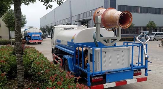 東風(fēng)福瑞卡綠化噴灑車(chē)(5噸)