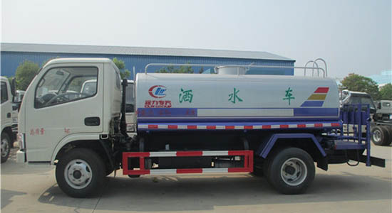 國(guó)五東風(fēng)多利卡灑水車(9.2噸)