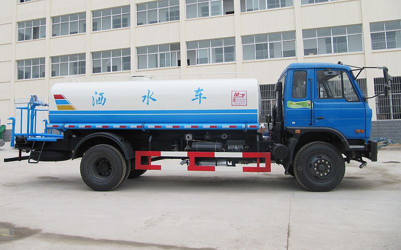東風(fēng)153型灑水車(15噸)