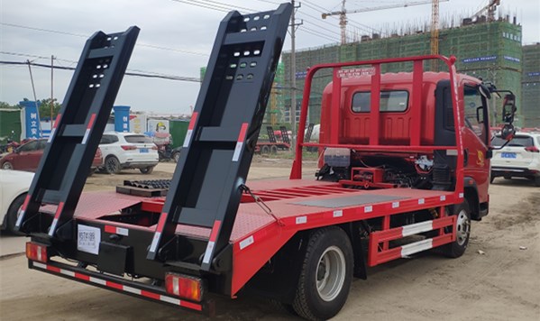 國六重汽豪沃藍(lán)牌平板運(yùn)輸車