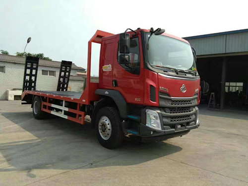 柳汽乘龍M3挖機(jī)拖車15噸以內(nèi)挖掘機(jī)