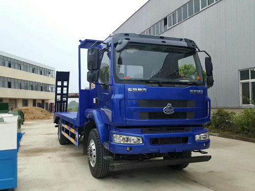 柳汽乘龍M3挖機(jī)拖車15噸以內(nèi)挖掘機(jī)
