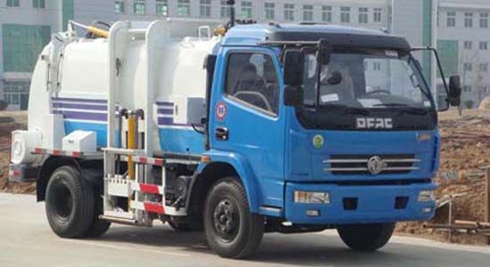 東風(fēng)多利卡5噸壓縮式垃圾車
