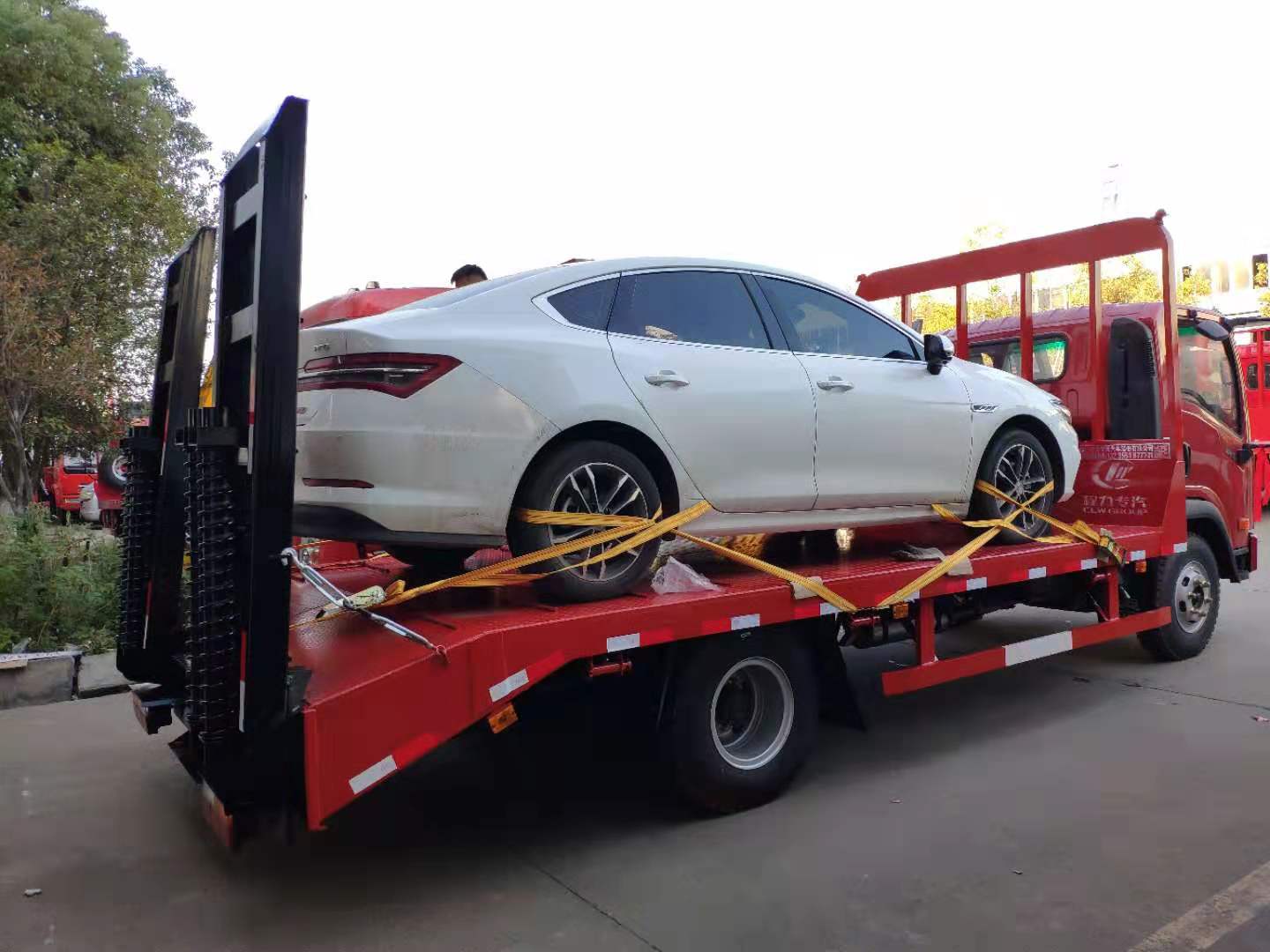 重汽王牌藍(lán)牌8噸平板車