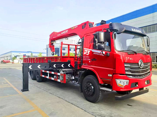 東風(fēng)后八輪14噸隨車吊運(yùn)輸車