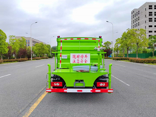 福田領(lǐng)航3藍(lán)牌7方抑塵車(chē)