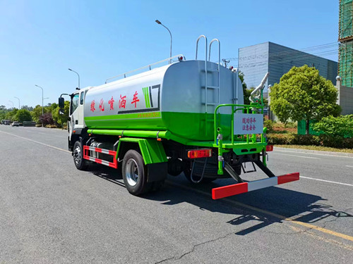 15方抑塵灑水車 福田領(lǐng)航