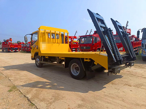 藍(lán)牌解放爬山虎7噸挖機(jī)托板車